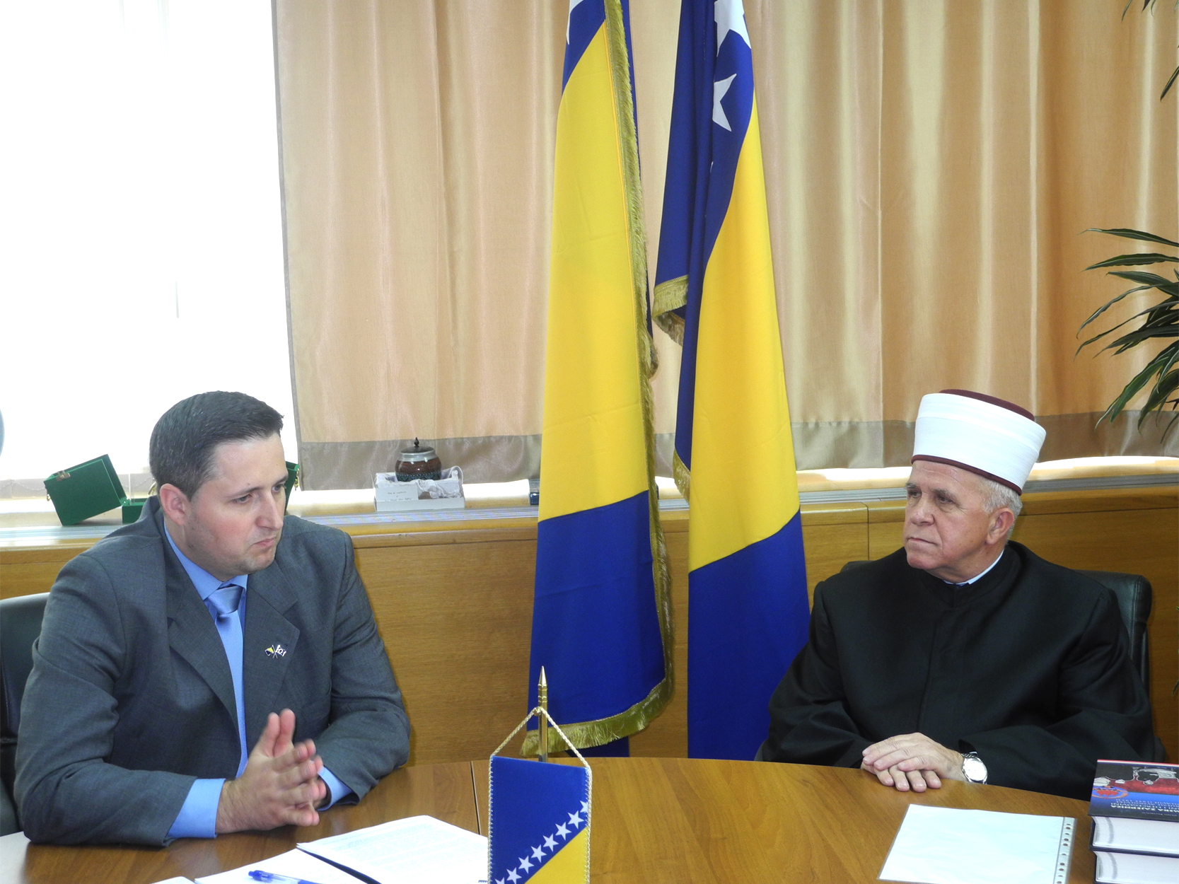 Zamjenik predsjedavajućeg Predstavničkog doma dr. Denis Bećirović razgovarao sa banjalučkim muftijom ef. Čamdžićem
